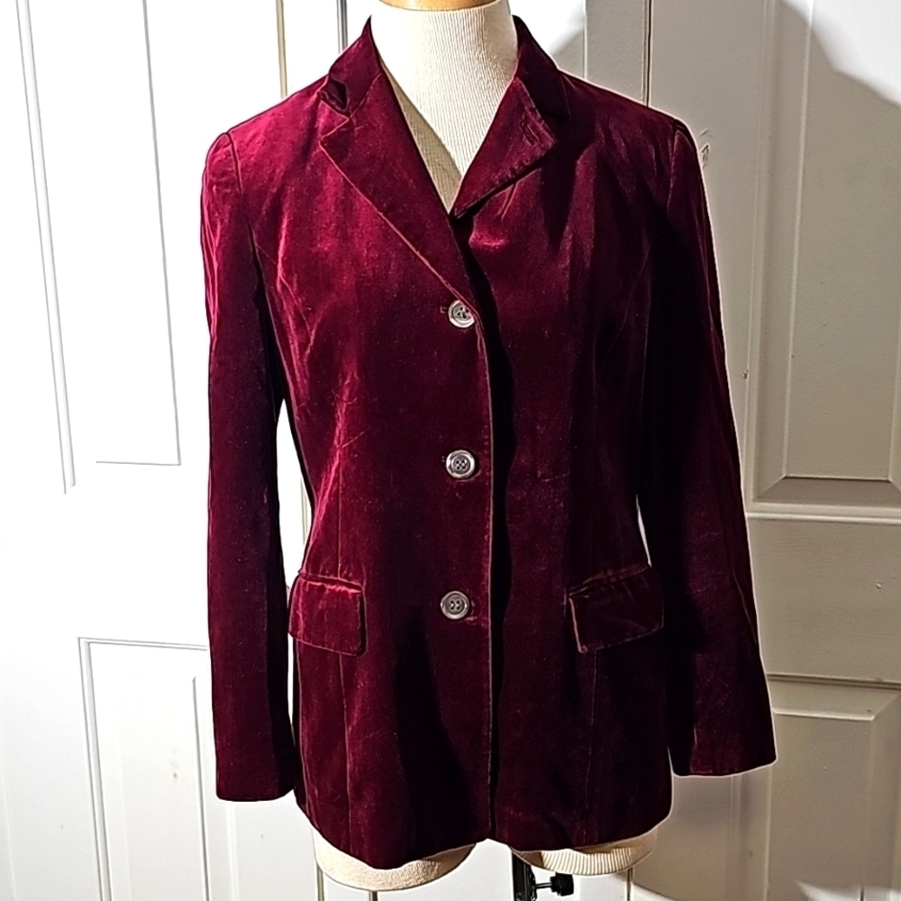 Talbots blazer, cranberry color size 6P. 3 button closure. Career